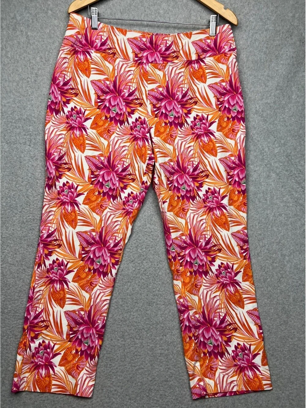 Ashley Stewart Floral Capris Pants Womens 14/16 Tropical Coastal Casual Colorful